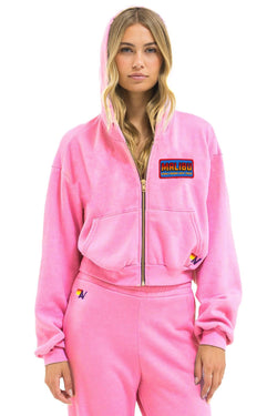MALIBU CHILI COOK-OFF 2026 CROPPED ZIP HOODIE - NEON PINK