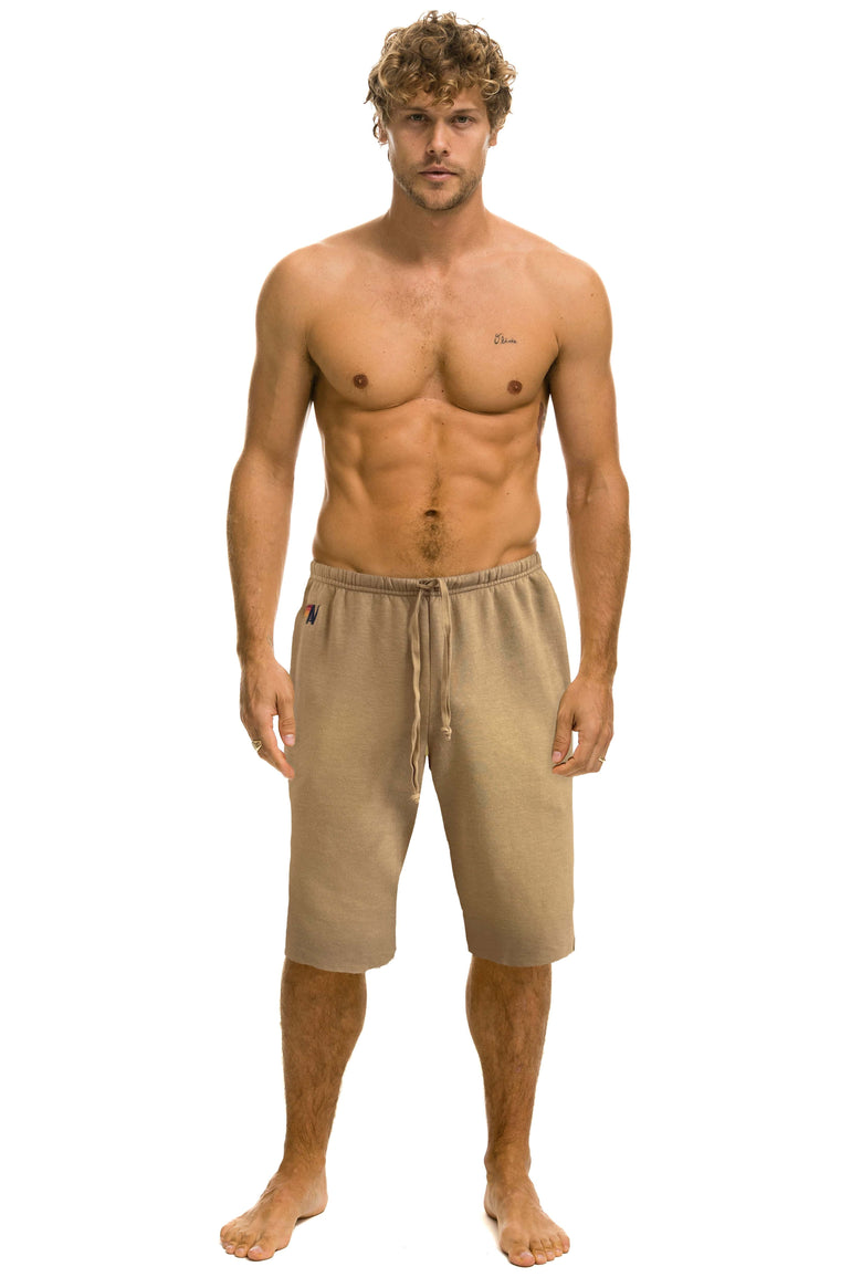 ESSENTIAL SWEATSHORTS - FADED TAN