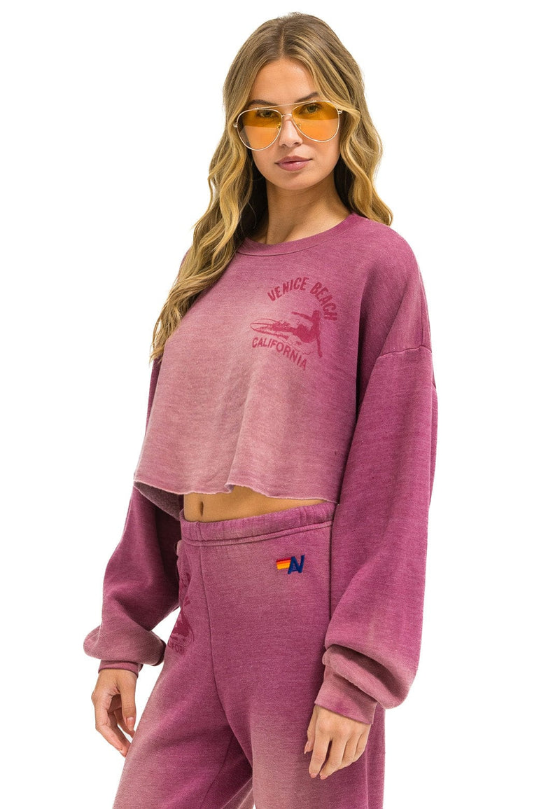VENICE SURFER CROPPED CREW SWEATSHIRT RELAXED - FADED BERRY