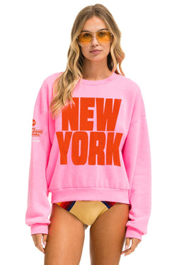 NEW YORK WINE & FOOD 2025 CREW SWEATSHIRT RELAXED - NEON PINK