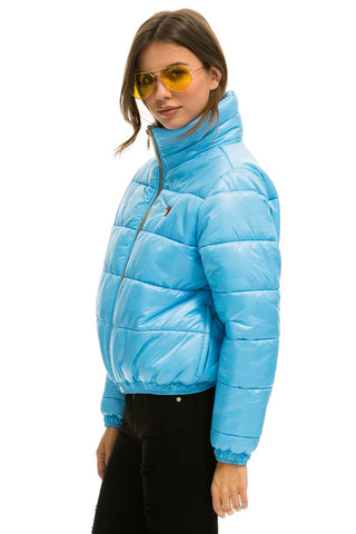 WOMEN'S BOLT LUXE APRES PUFFER JACKET - GLOSSY SKY Jacket Aviator Nation