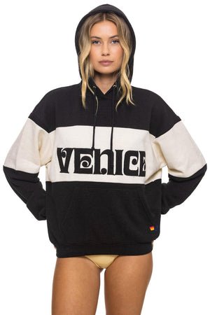 VENICE EMBROIDERY COLOR BLOCK PULLOVER HOODIE RELAXED - BLACK // VINTAGE WHITE