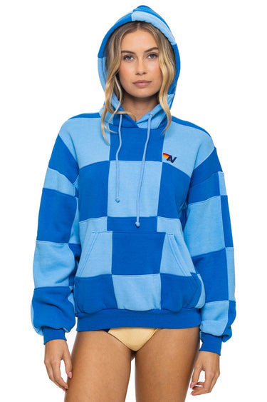 CHECK QUILT RELAXED PULLOVER HOODIE - SKY // ADVENTURE BLUE