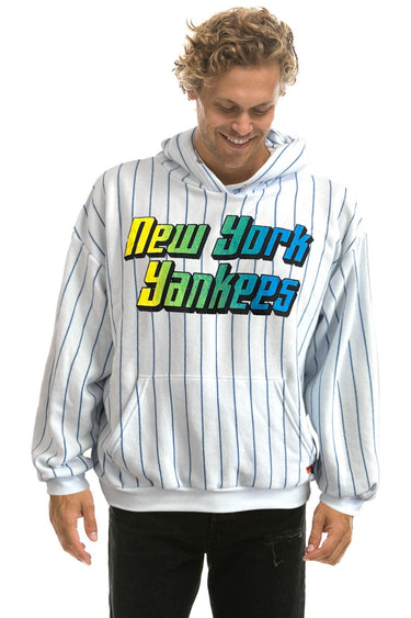 PRESALE: NEW YORK YANKEES PINSTRIPE 2026 RELAXED PULLOVER HOODIE - WHITE // NAVY