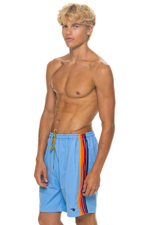MEN'S 5 STRIPE FLEX SHORTS 7 INCH - SKY