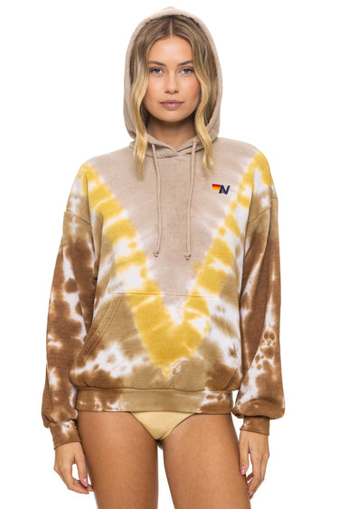 HAND DYED V RELAXED PULLOVER HOODIE - TIE DYE SAND // CINNAMON