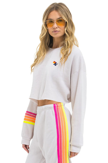 RUGBY STITCH CROPPED CREW SWEATSHIRT RELAXED - DOVE GREY // NEON