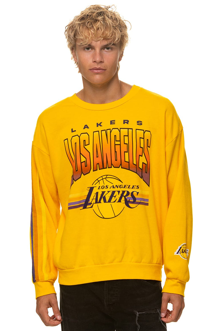 LOS ANGELES LAKERS 2026 RELAXED CREW SWEATSHIRT - LAKERS GOLD