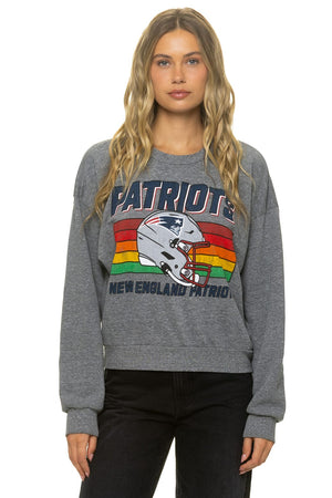 NEW ENGLAND PATRIOTS HELMET RELAXED CREW SWEATSHIRT - HEATHER