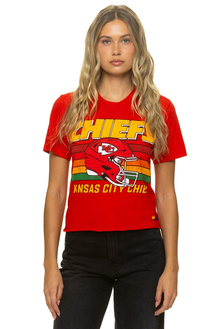 KANSAS CITY CHIEFS HELMET BOYFRIEND TEE - RED