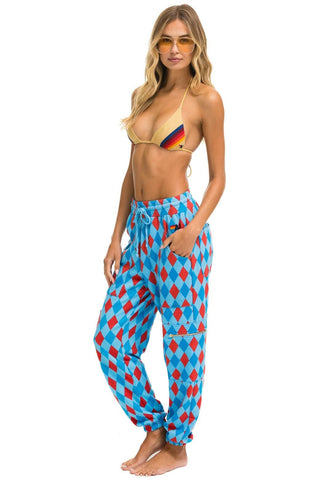 DIAMOND REPEAT SMILEY 2 EMBROIDERY CARGO COLOR BLOCK SWEATPANTS - SKY SALE Aviator Nation 