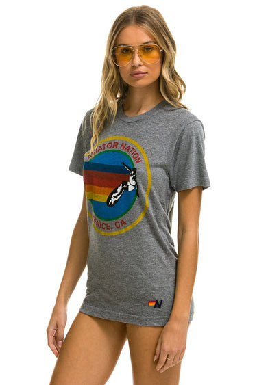 SIGNATURE TEE - HEATHER GREY