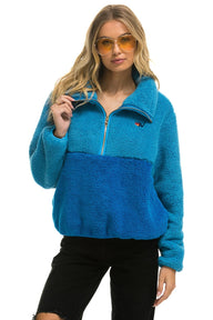 WOMEN'S TEDDY APRES HALF ZIP COLOR BLOCK JACKET - OCEAN Women's Outerwear Aviator Nation 